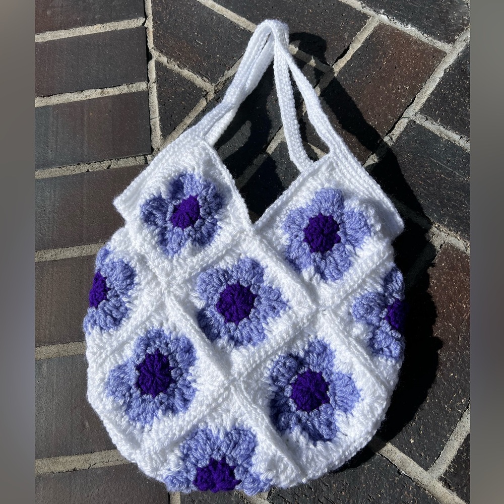 Hand Crocheted Lined Purple Flower White Tote Bag! - Picture 4 of 13